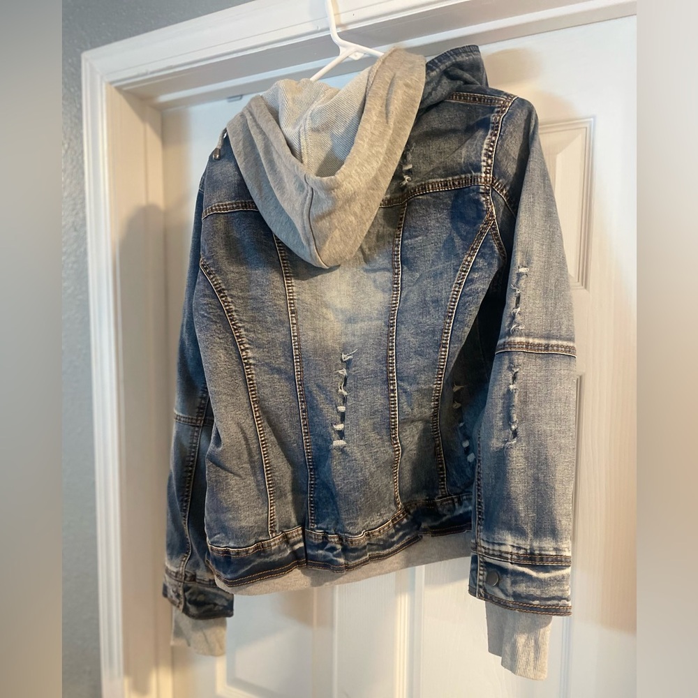 Distressed jean jacket - Picture 2 of 3